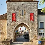Hotel Le Chevalier Bleu *