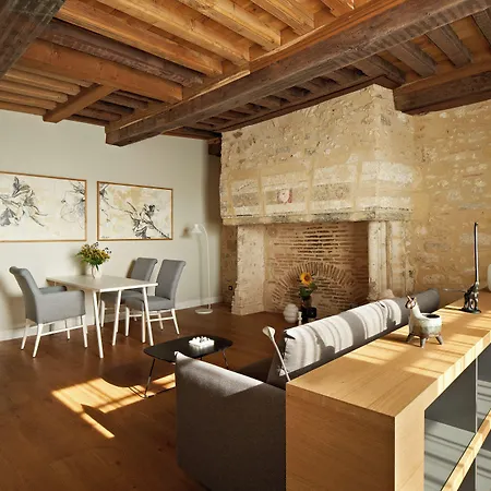 Le Chevalier Bleu 호텔 *