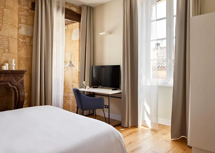 Hotel Le Chevalier Bleu *