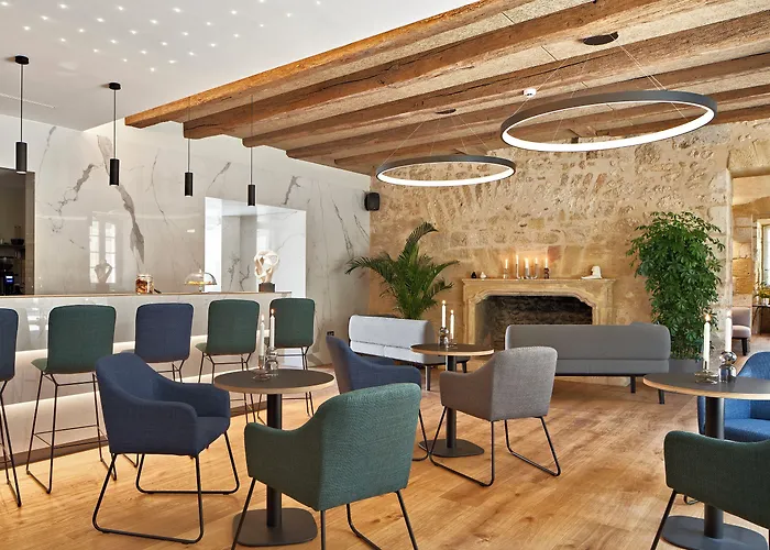 Le Chevalier Bleu Otel *