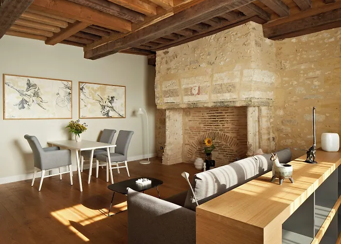 Le Chevalier Bleu Otel *